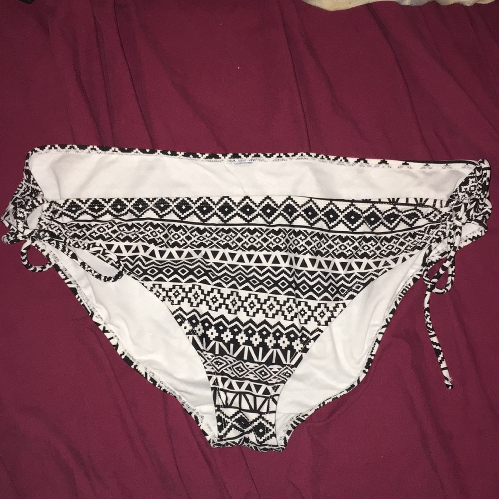 Bathing suit bottoms